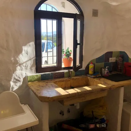 Cueva Hobbit Eco Cave