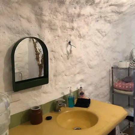 Cueva Hobbit Eco Cave *